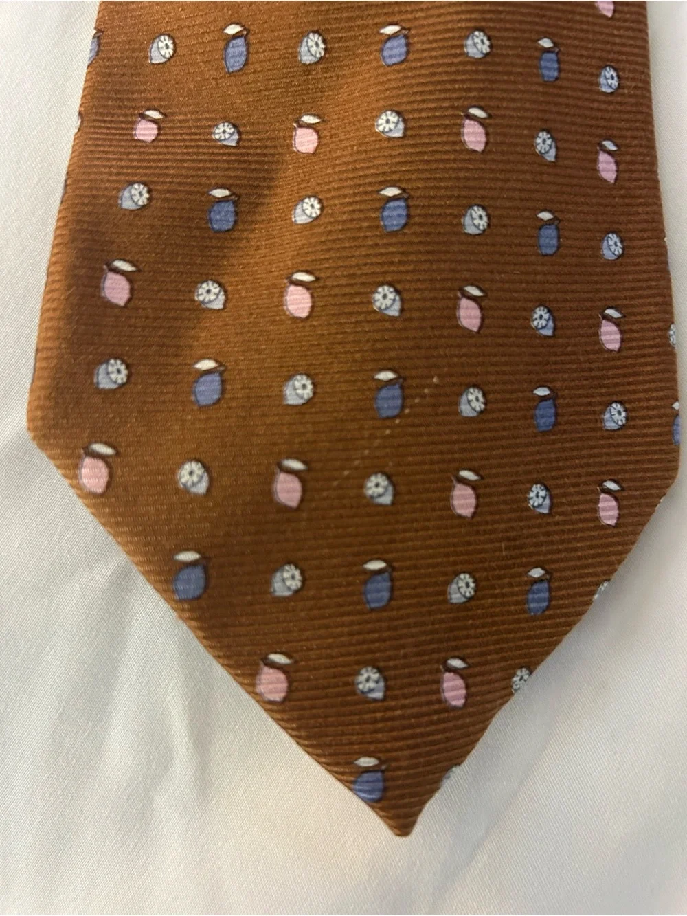 Battistoni Silk Brown Tie Handmade In Italy 100% Silk EUC Geometric Design EUC